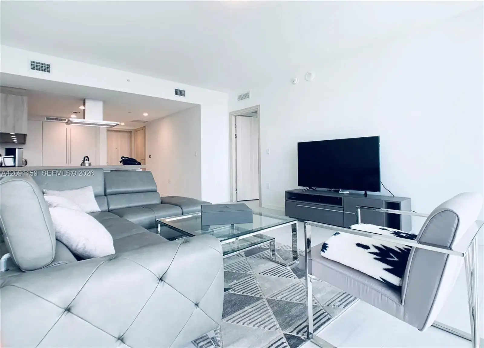 1000 Brickell Plz # 4504, Miami FL 33131 photo 3