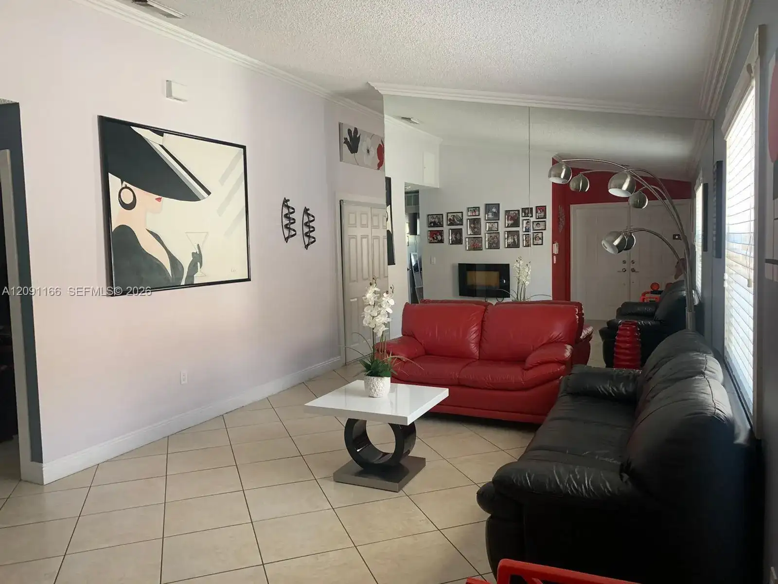 6940 W 25th Ln, Hialeah FL 33016 photo 2