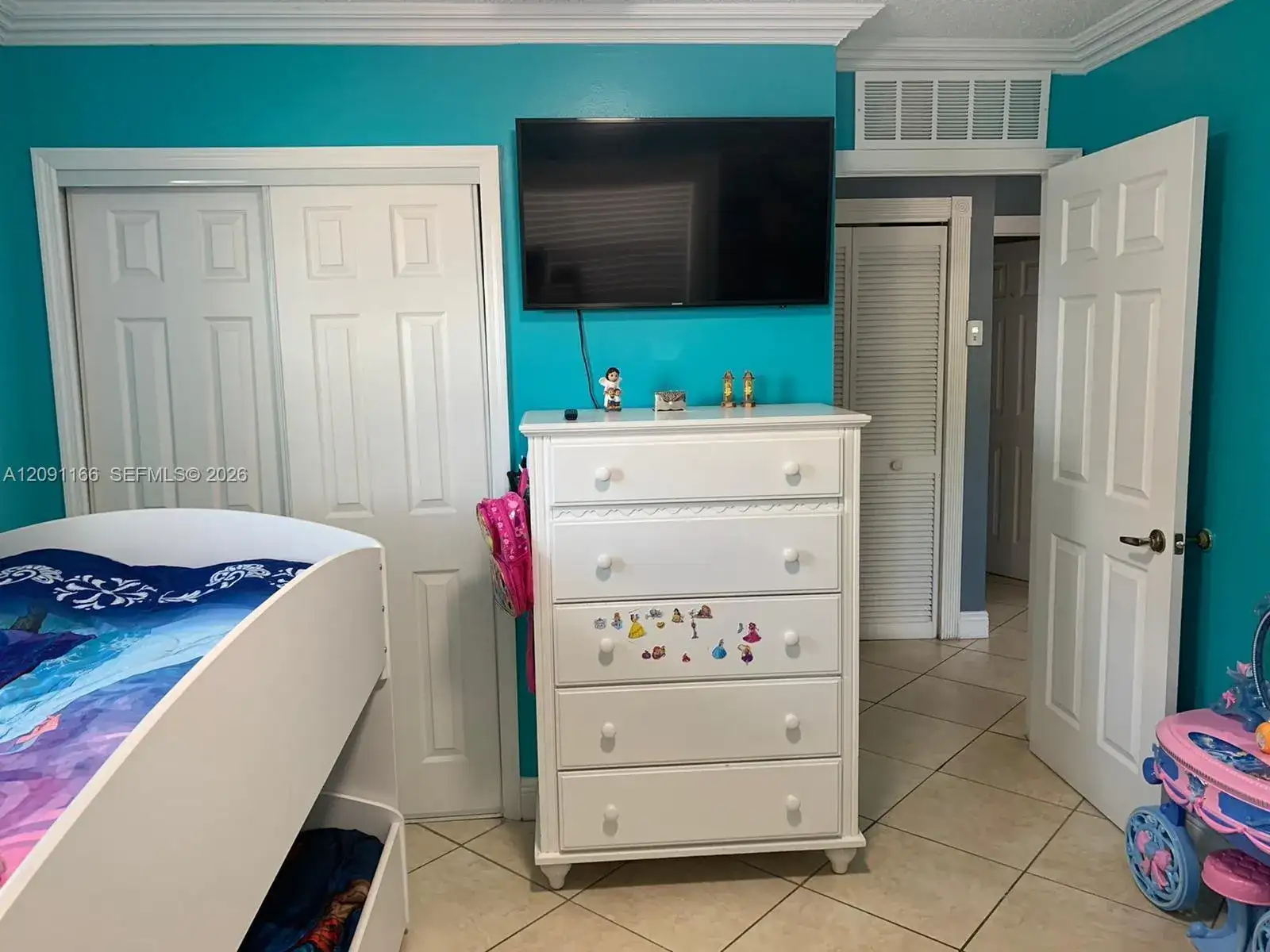 6940 W 25th Ln, Hialeah FL 33016 photo 5