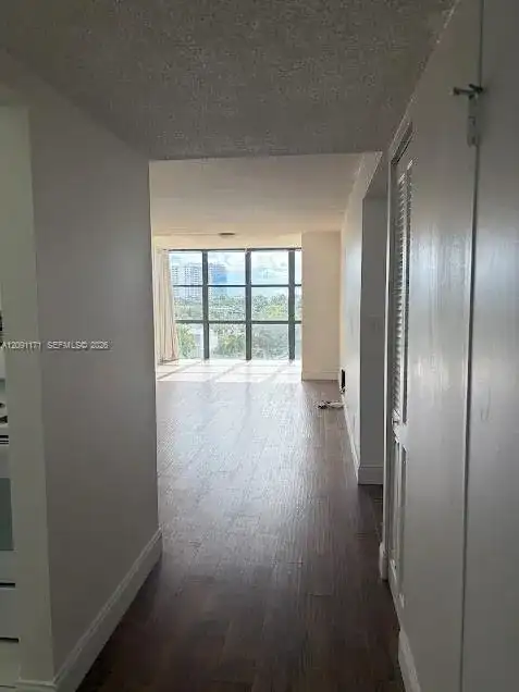 1000 Parkview Dr # 605, Hallandale Beach FL 33009
