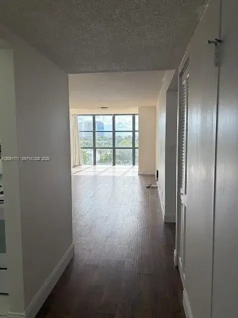 1000 Parkview Dr # 605, Hallandale Beach FL 33009