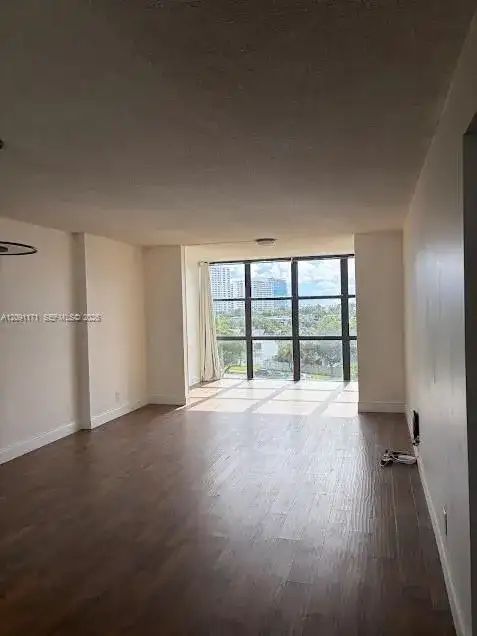 1000 Parkview Dr # 605, Hallandale Beach FL 33009 photo 3