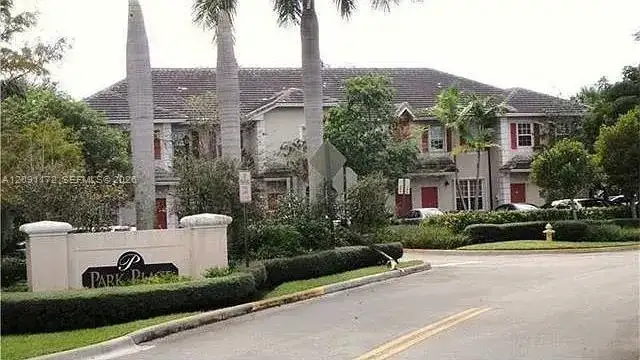 739 NW 42nd Ave, Plantation FL 33317 photo 4