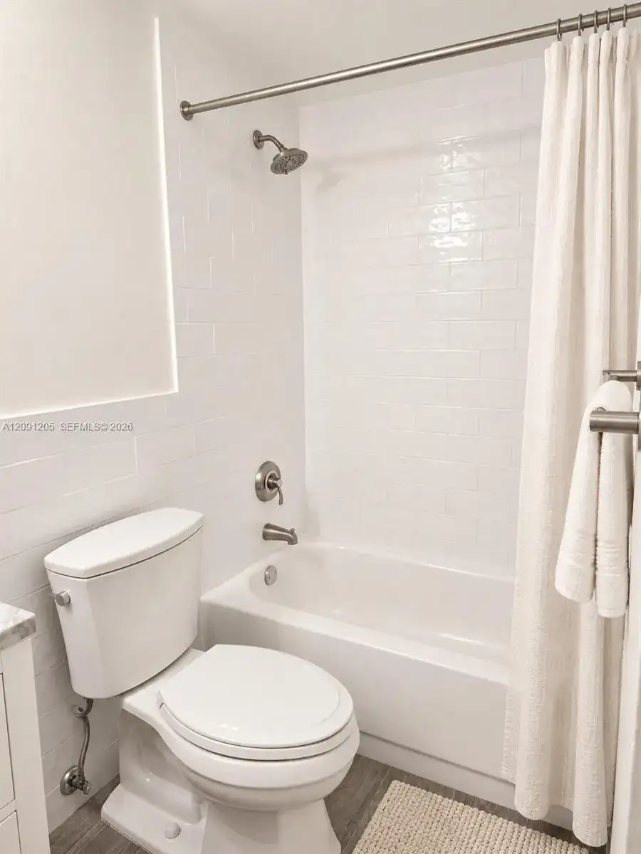 6855 Edgewater Dr, Coral Gables FL 33133 photo 4