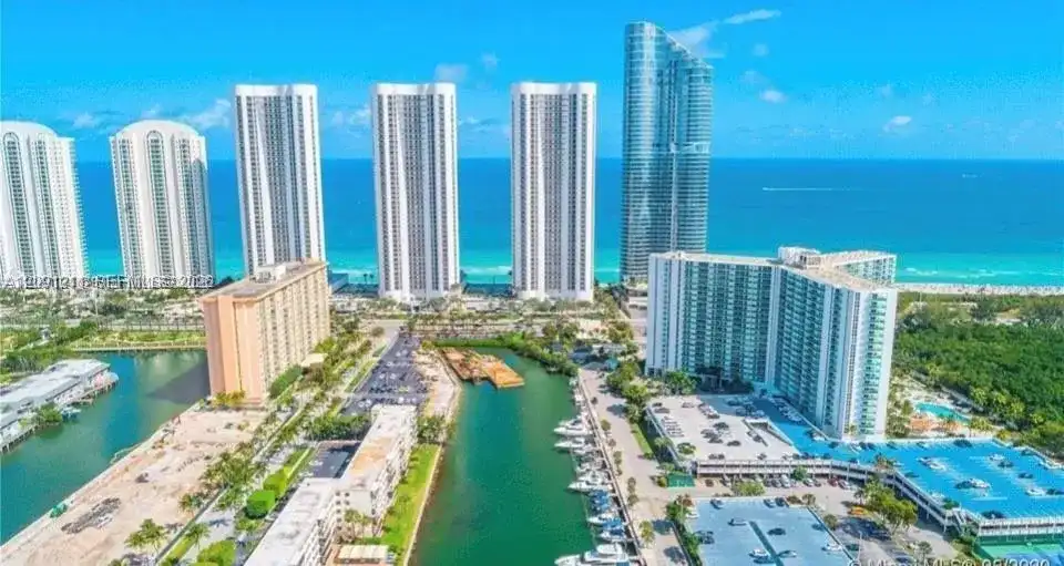 100 Bayview Dr # 521, Sunny Isles Beach FL 33160