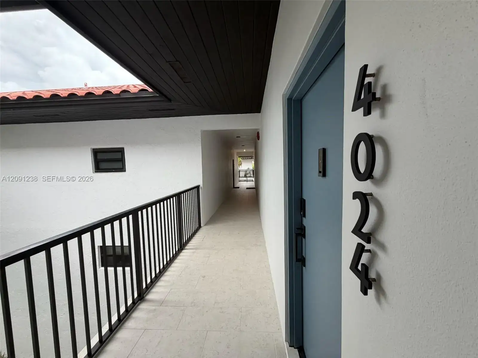 55 Ocean Lane Dr # 4024, Key Biscayne FL 33149 photo 2