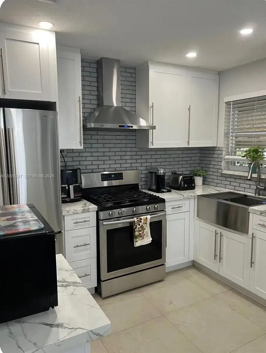 1305 W 53rd St # 102, Hialeah FL 33012 photo 4