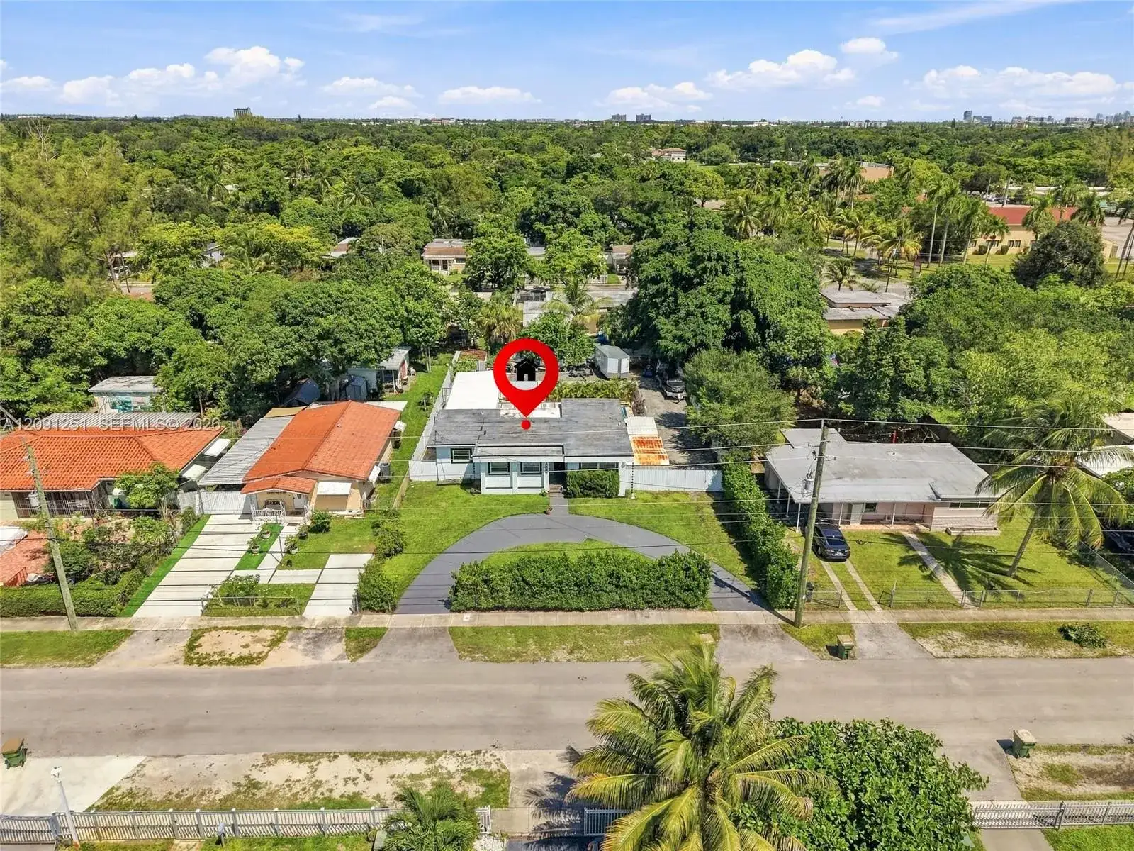 1055 NE 144th St, North Miami FL 33161 photo 2