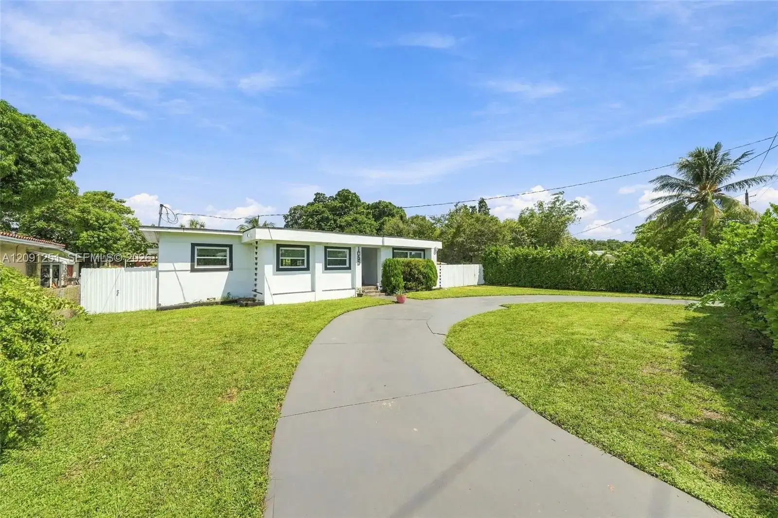 1055 NE 144th St, North Miami FL 33161 photo 5