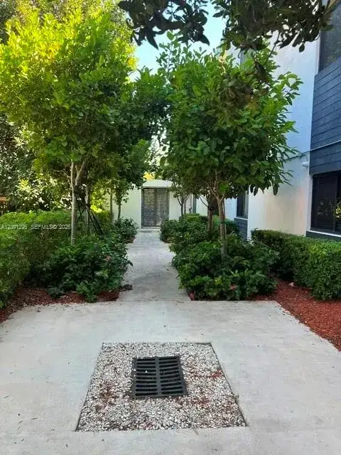 751 NW 1st St # 101, Miami FL 33128 photo 3