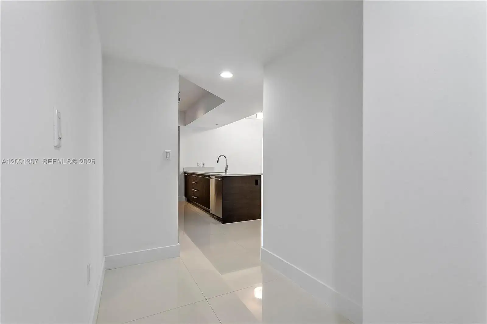 55 SE 6th St # 3605, Miami FL 33131 photo 2