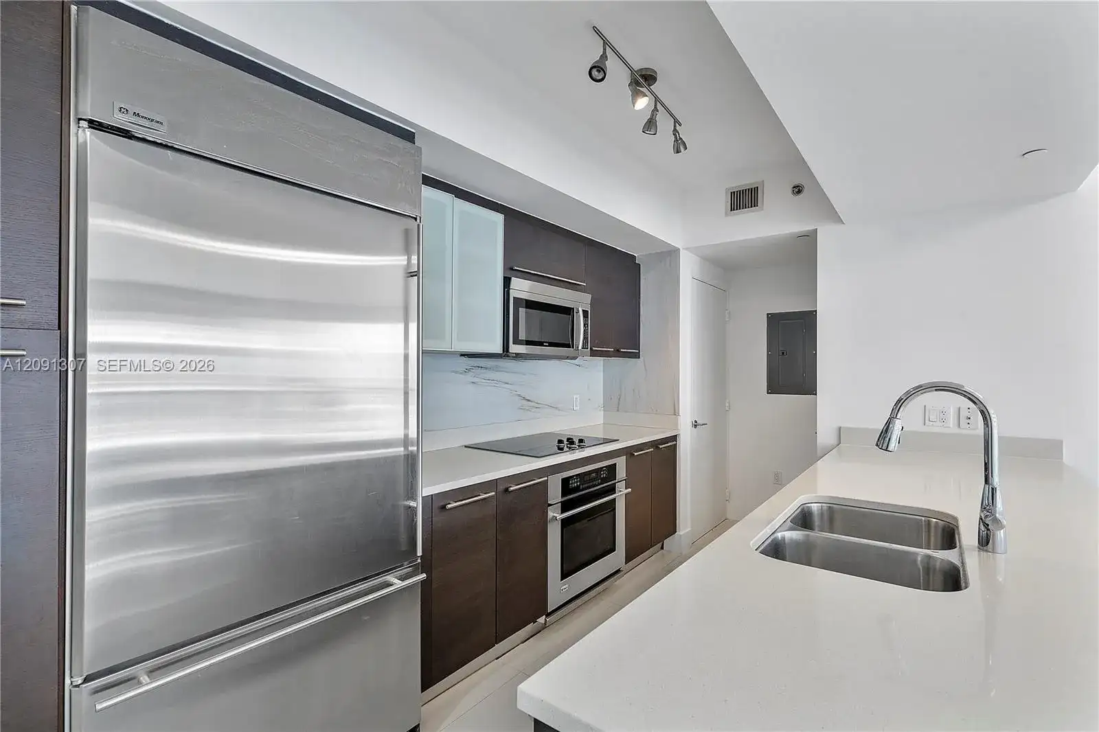 55 SE 6th St # 3605, Miami FL 33131 photo 3