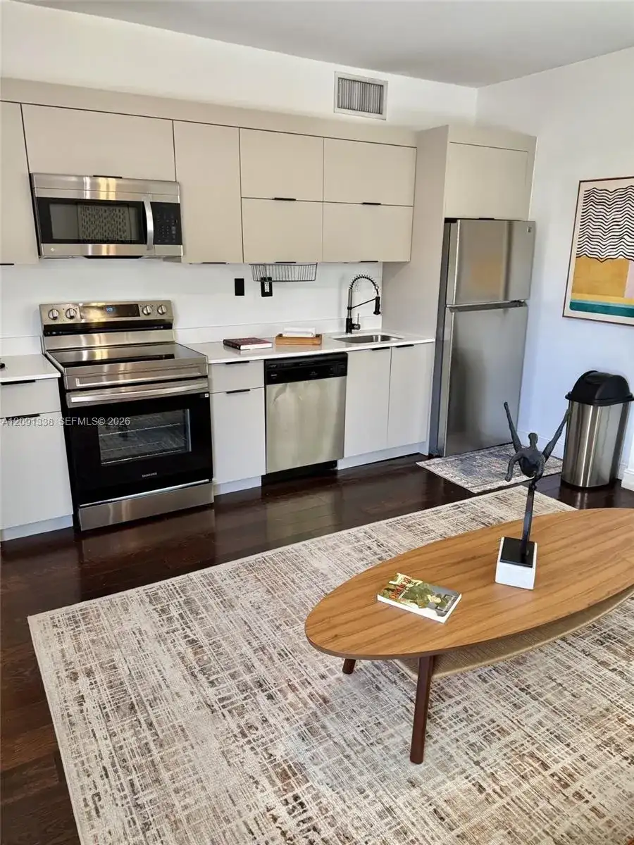 601 11th St # 107, Miami Beach FL 33139 photo 2