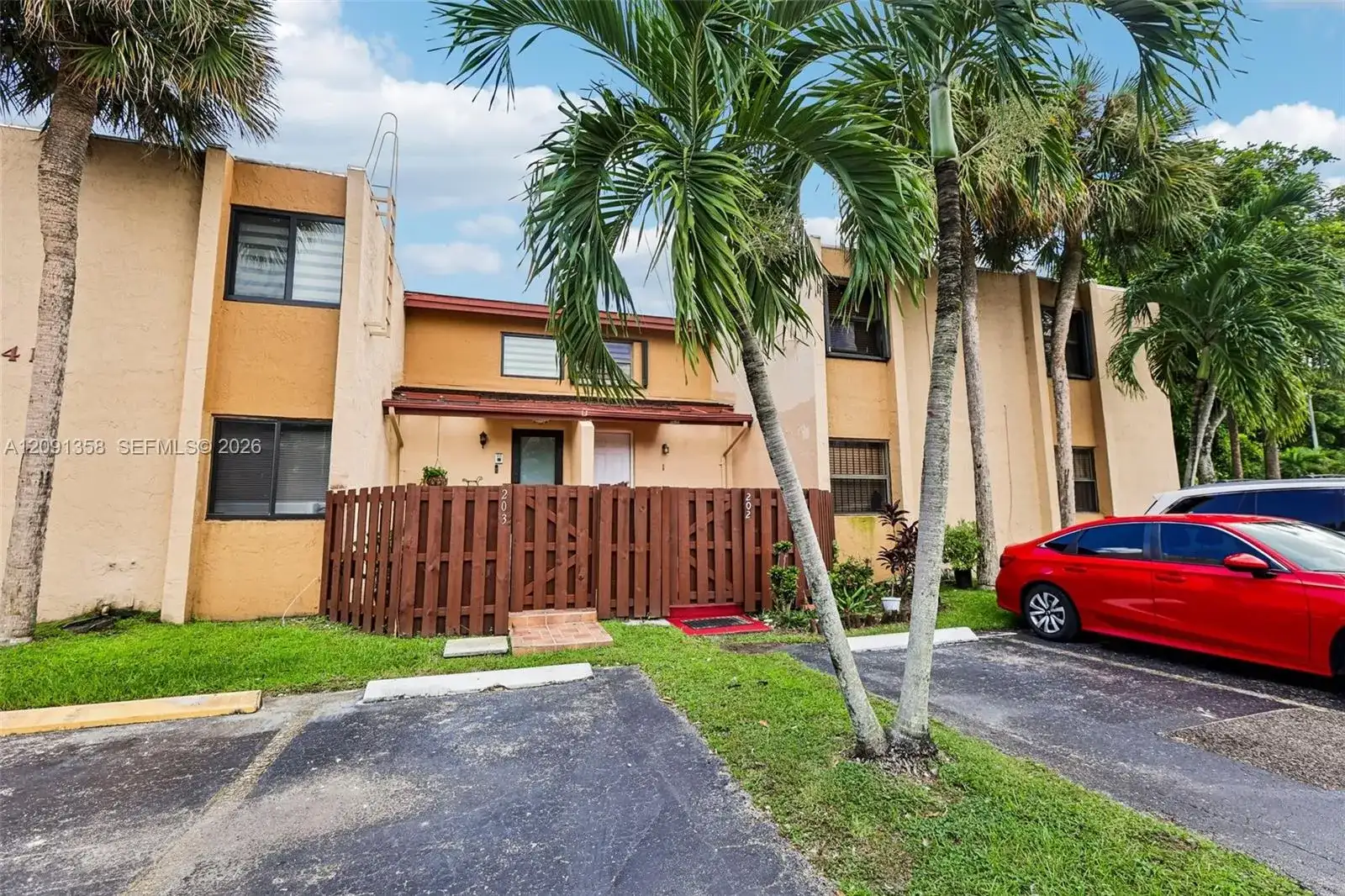 241 W Park Dr # 202, Miami FL 33172 photo 2