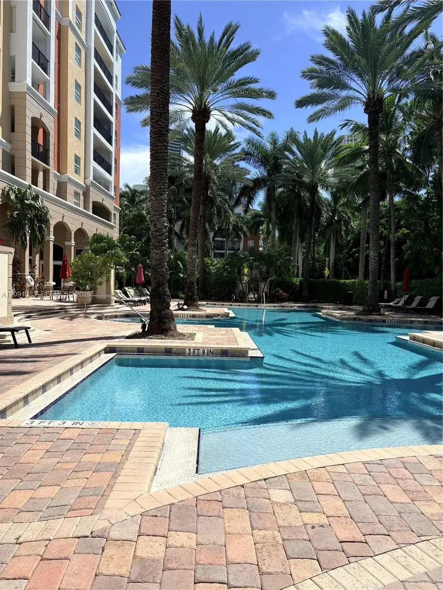 17150 N Bay Rd # 2121, Sunny Isles Beach FL 33160