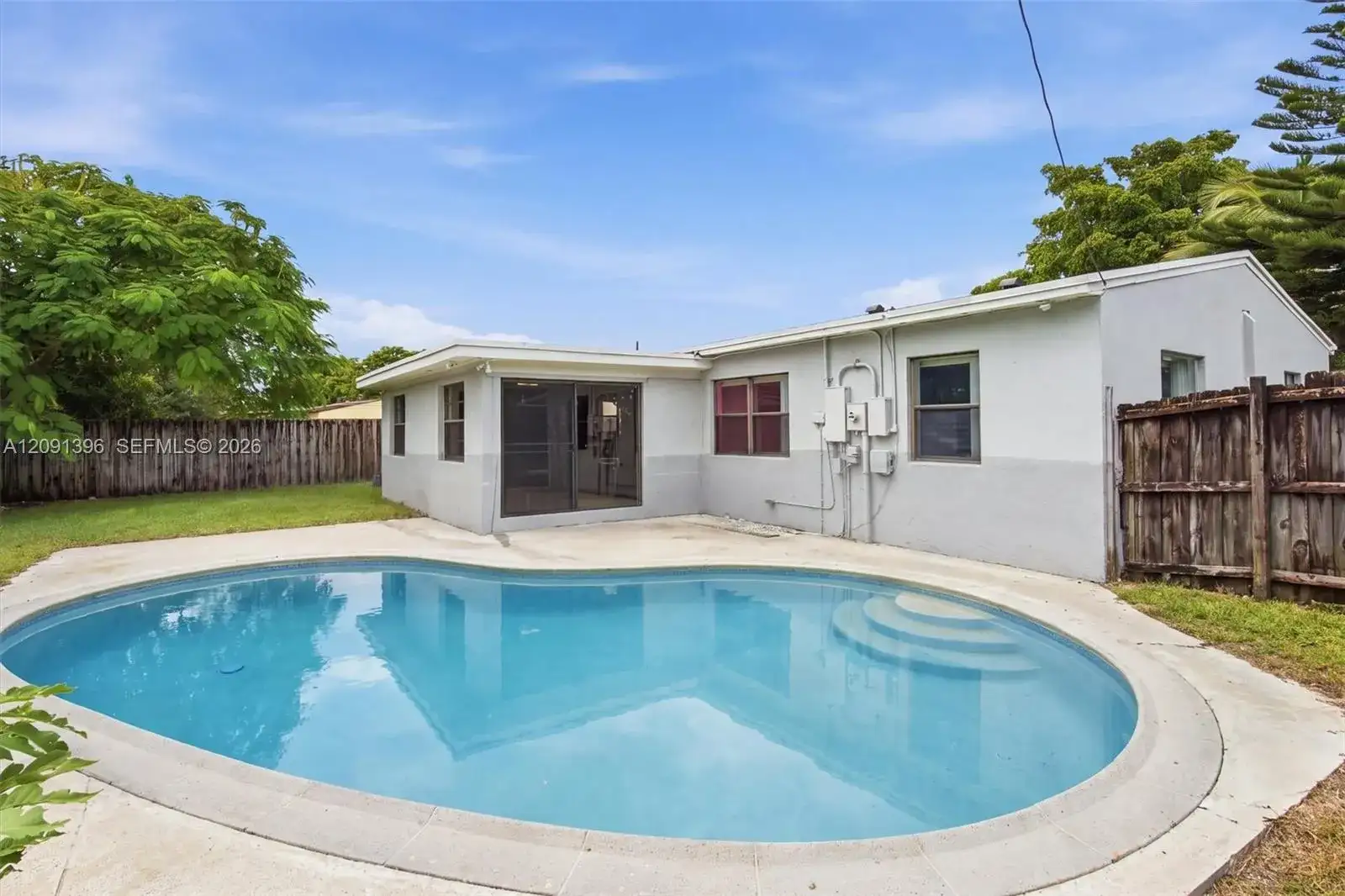 6528 SW 26th St, Miramar FL 33023 photo 2