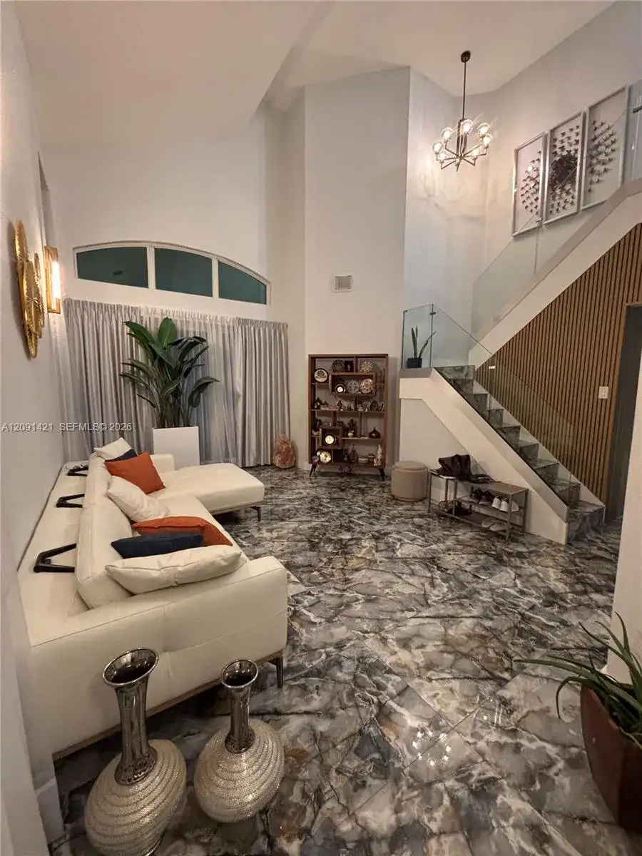 7983 NW 114th Pl, Doral FL 33178 photo 2