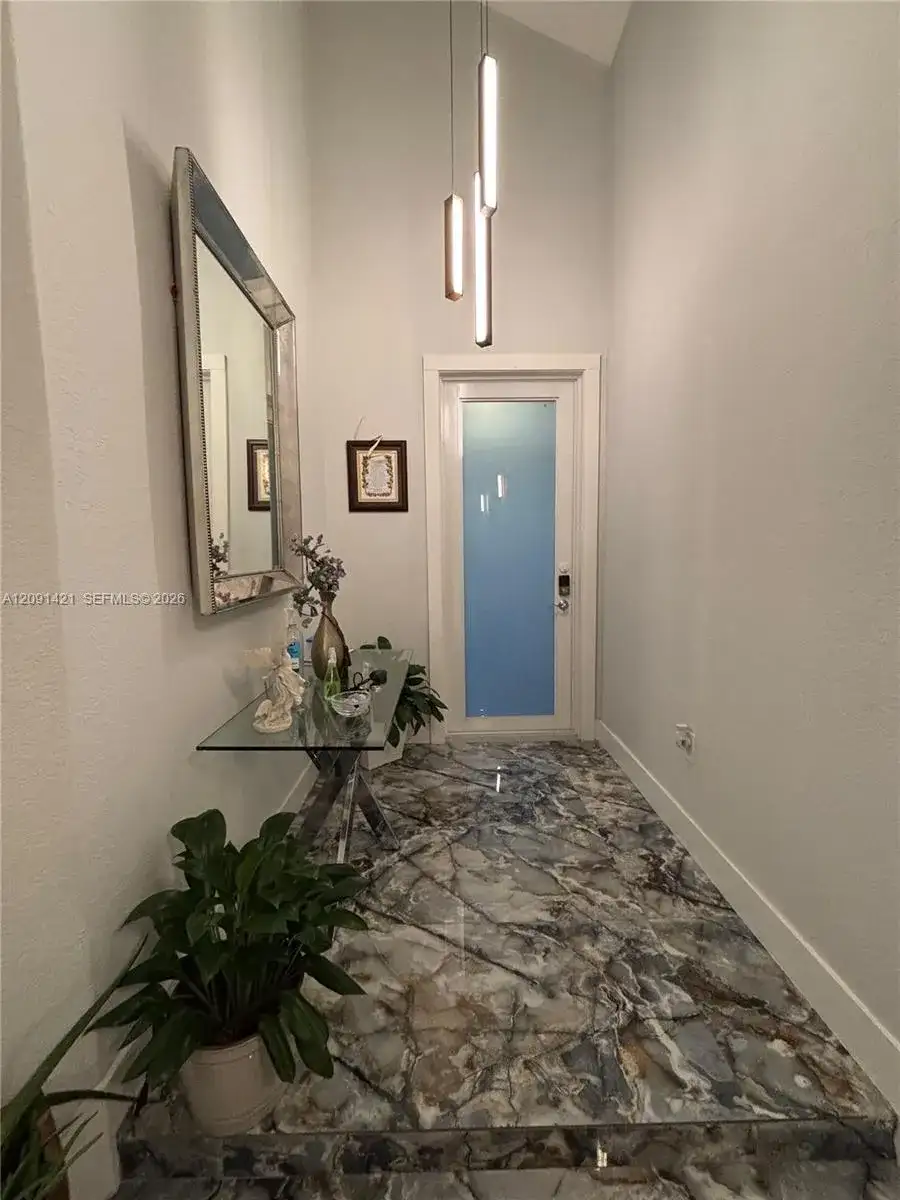 7983 NW 114th Pl, Doral FL 33178 photo 3
