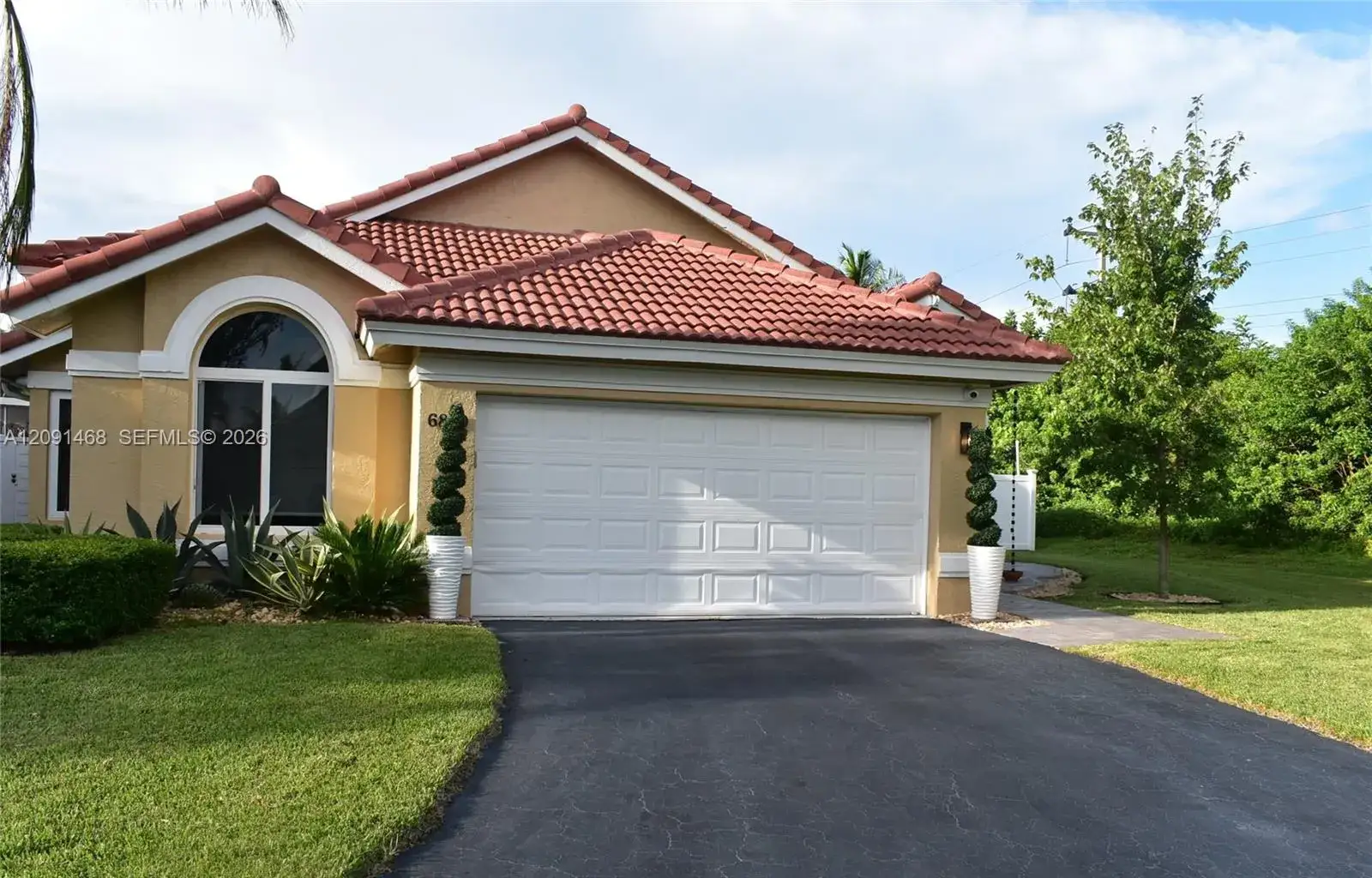 6810 NW 28th Pl, Margate FL 33063