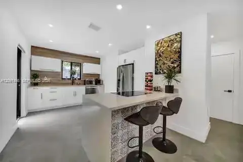 315 NW 40th St, Miami FL 33127 photo 4