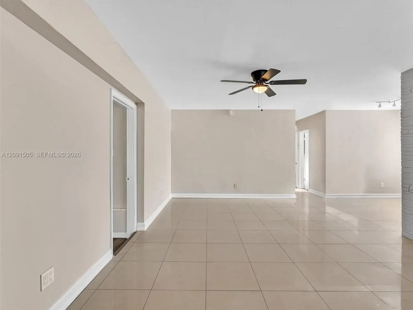 365 NE 171st Ter, North Miami Beach FL 33162 photo 2