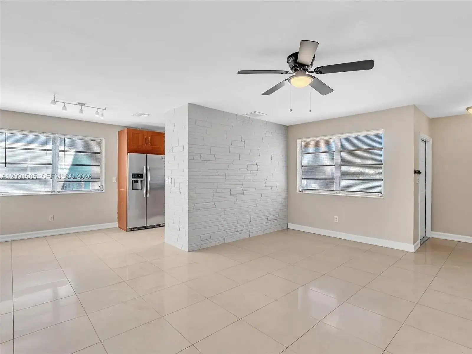 365 NE 171st Ter, North Miami Beach FL 33162 photo 4