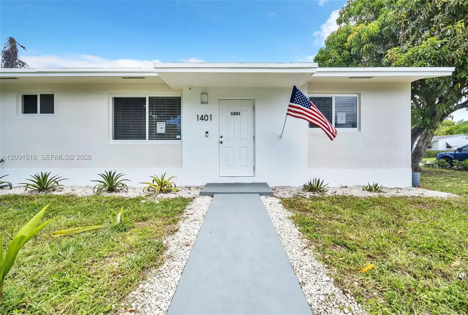 1401 NE 152nd St, North Miami Beach FL 33162 photo 2