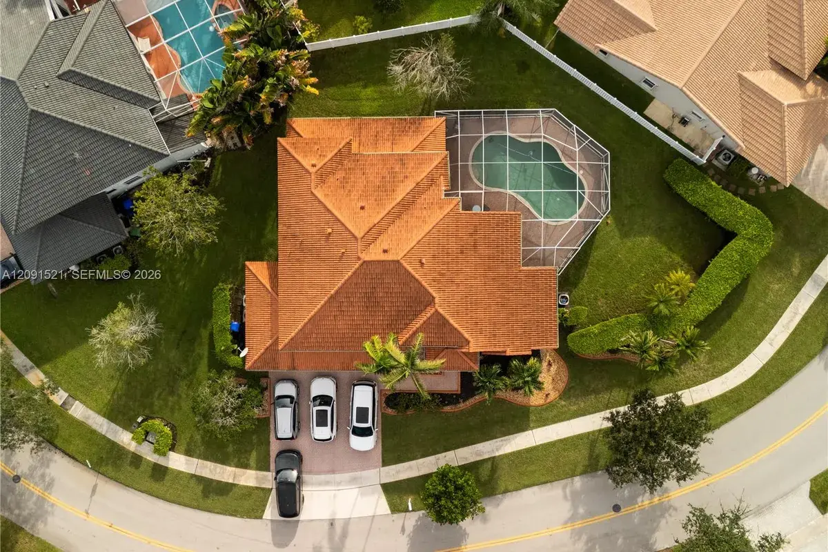 17930 NW 13th St, Pembroke Pines FL 33029