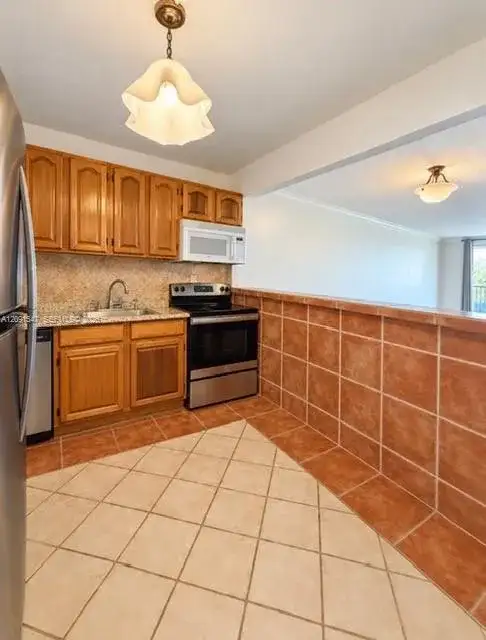 600 Three Islands Blvd # 616, Hallandale Beach FL 33009 photo 4