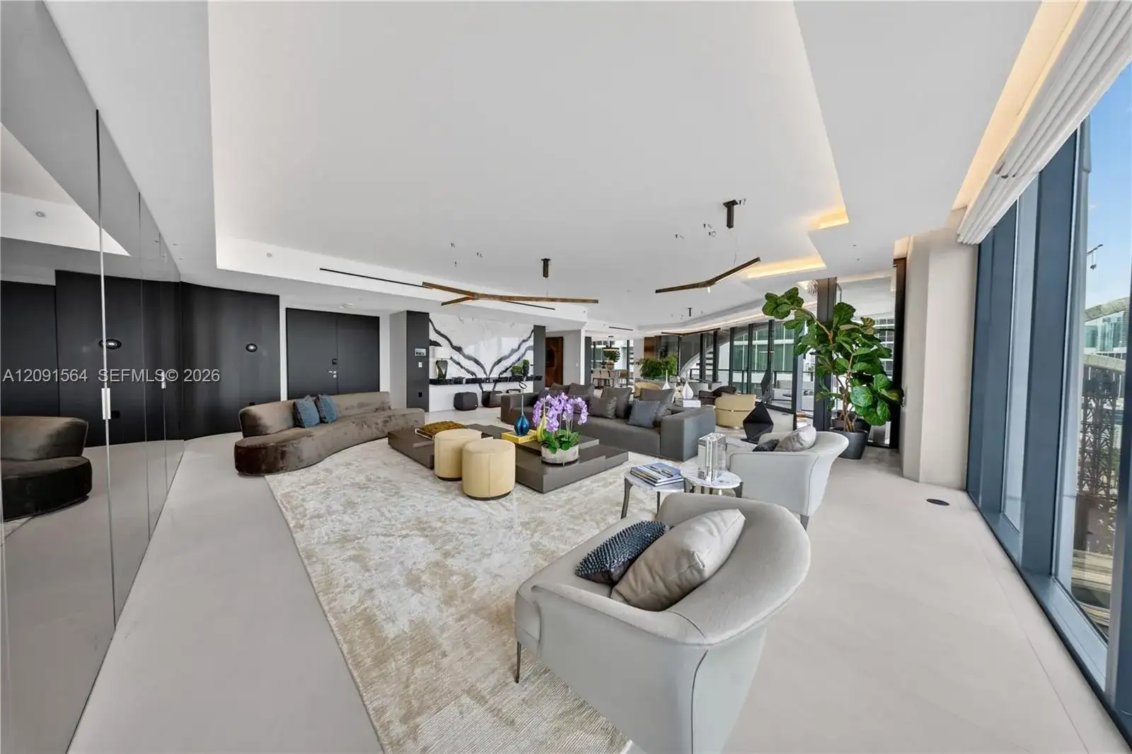 1000 NE Biscayne Blvd # 2202, Miami FL 33132 photo 3