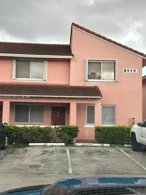 8015 Lake Dr # 201, Doral FL 33166