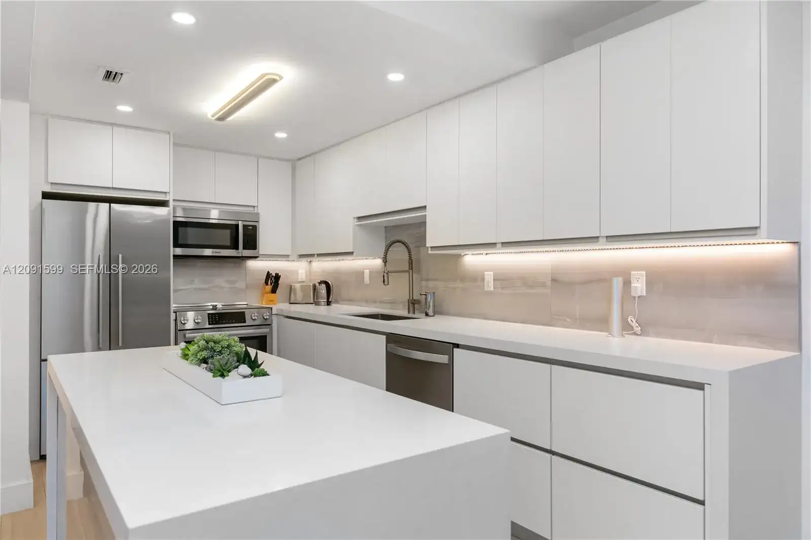 2301 Collins Ave # 318, Miami Beach FL 33139 photo 5