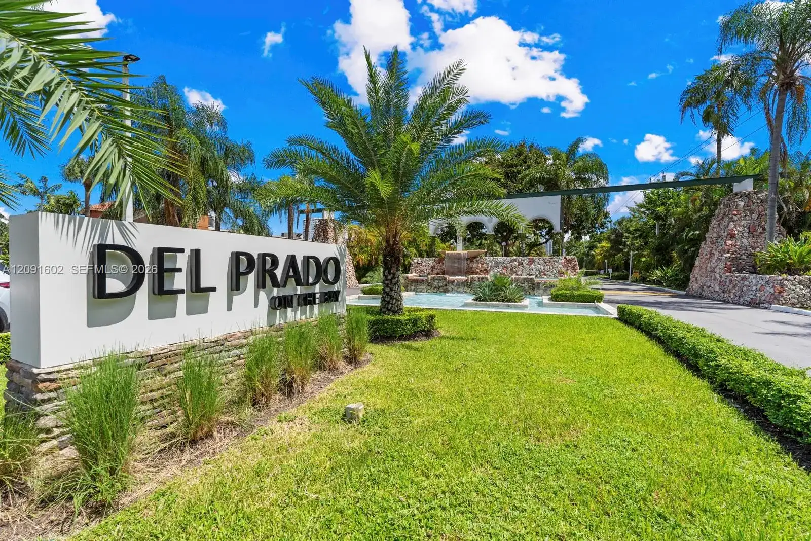 18021 Biscayne Blvd # 1102, Aventura FL 33160 photo 2
