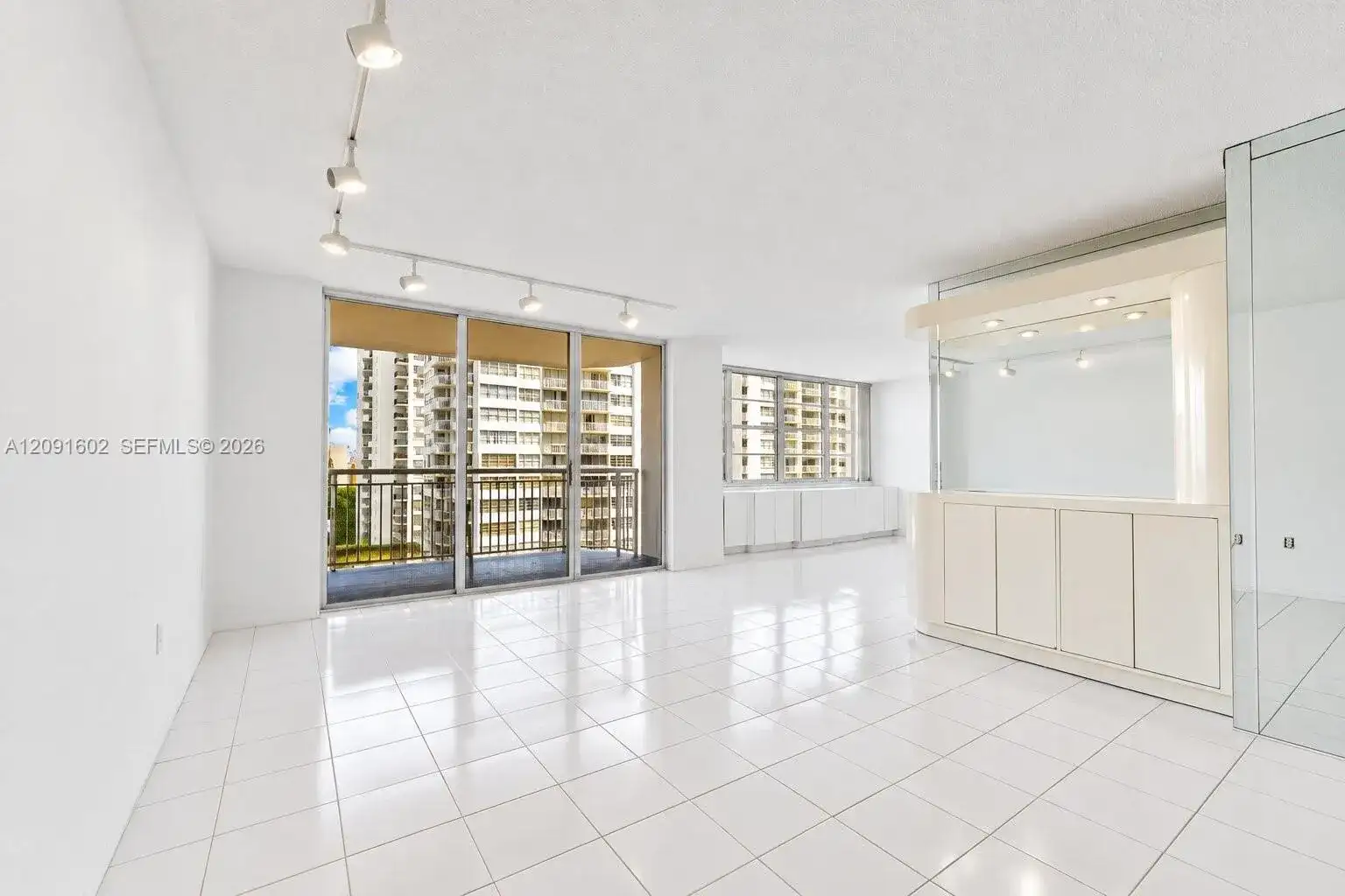 18021 Biscayne Blvd # 1102, Aventura FL 33160 photo 4