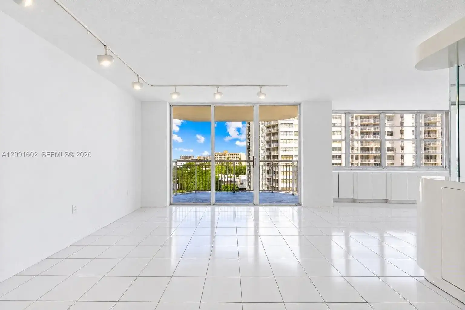 18021 Biscayne Blvd # 1102, Aventura FL 33160 photo 5