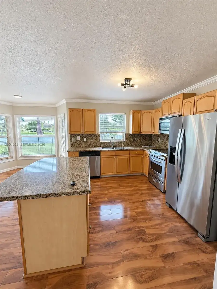 18204 SW 20th St, Miramar FL 33029 photo 4