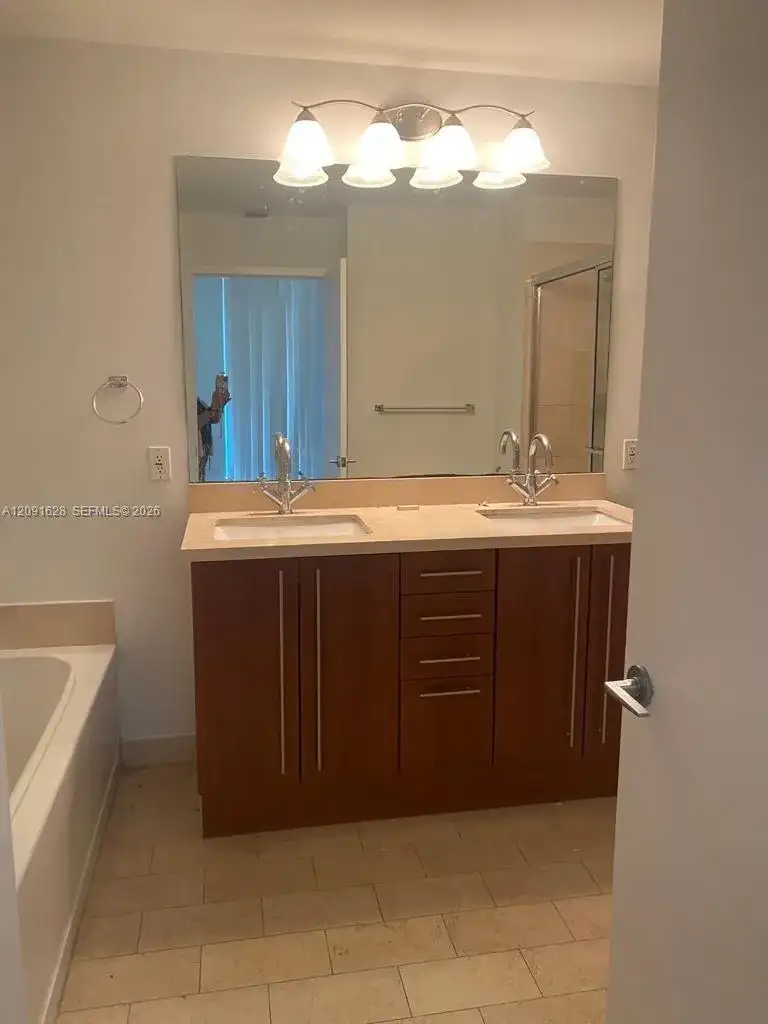 79 SW 12th St, Miami FL 33130 photo 3