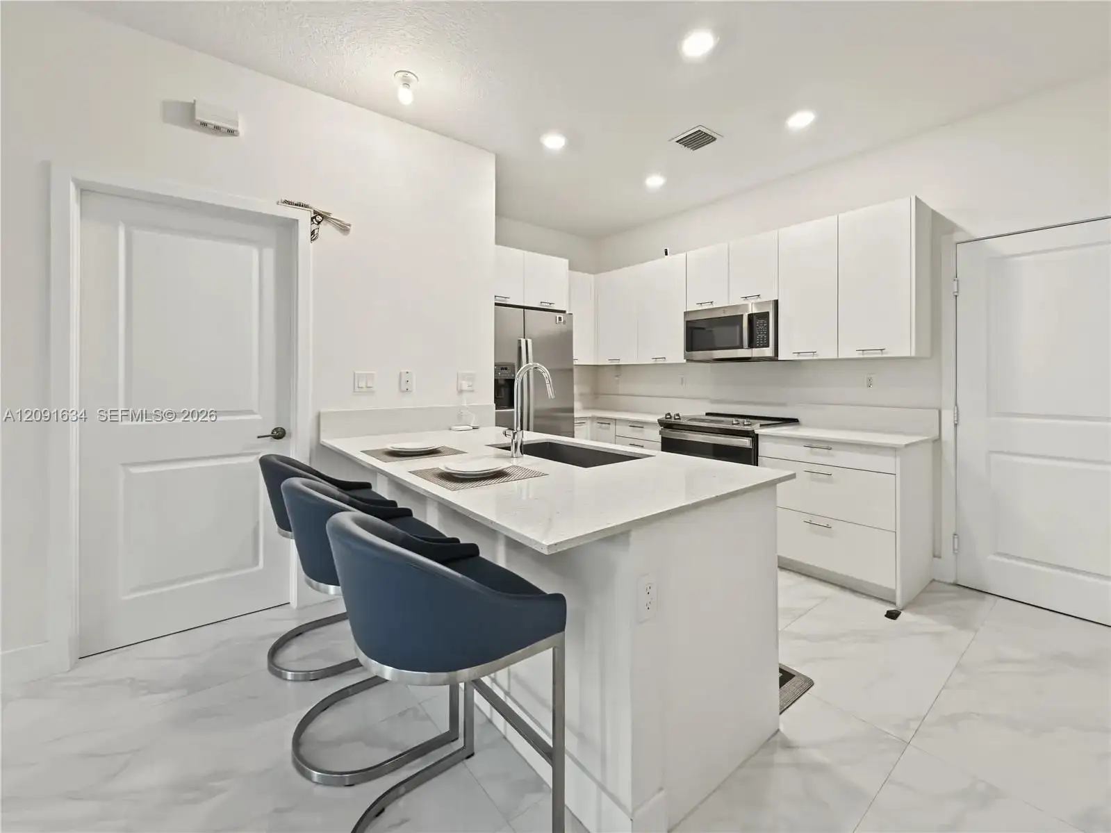 4278 NW 82nd Ave, Doral FL 33166 photo 4