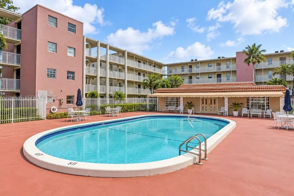2800 NW 56th Ave # G204, Lauderhill FL 33313