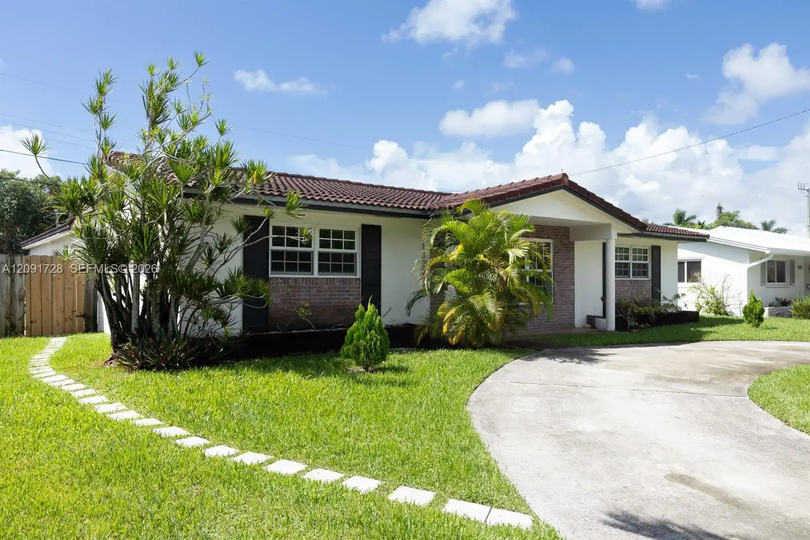 1320 Arthur St # 1320, Hollywood FL 33019 photo 2