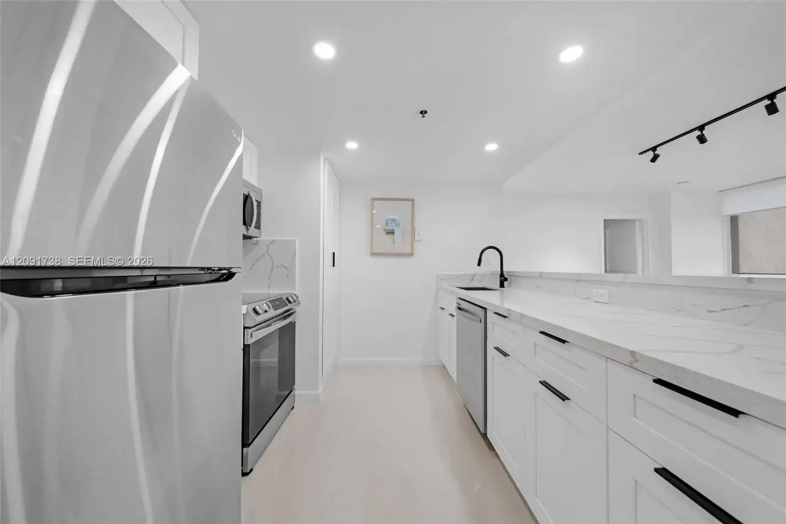 7601 E Treasure Dr # 2321, North Bay Village FL 33141 photo 2