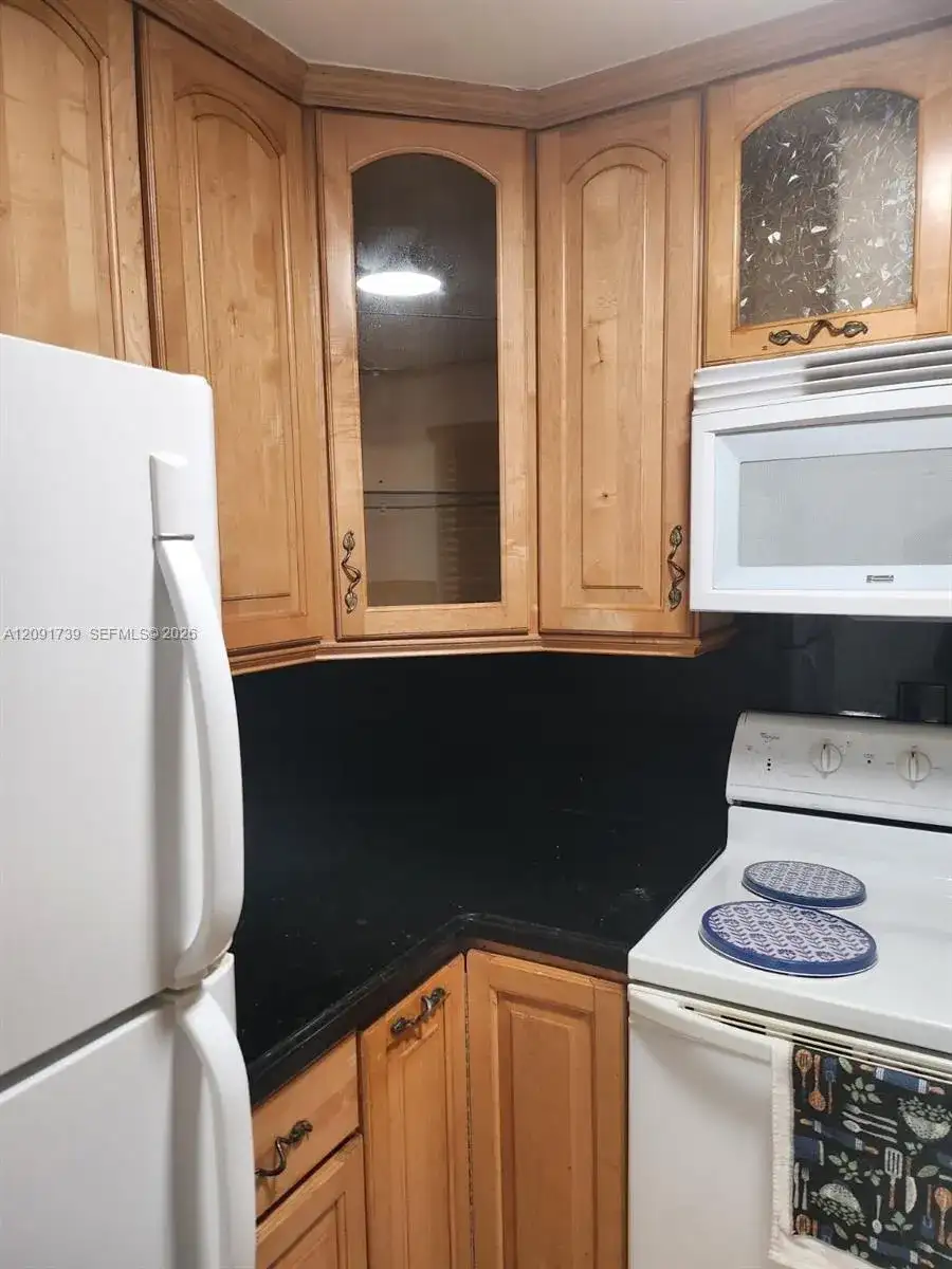 1725 W 60th St # F202, Hialeah FL 33012 photo 3