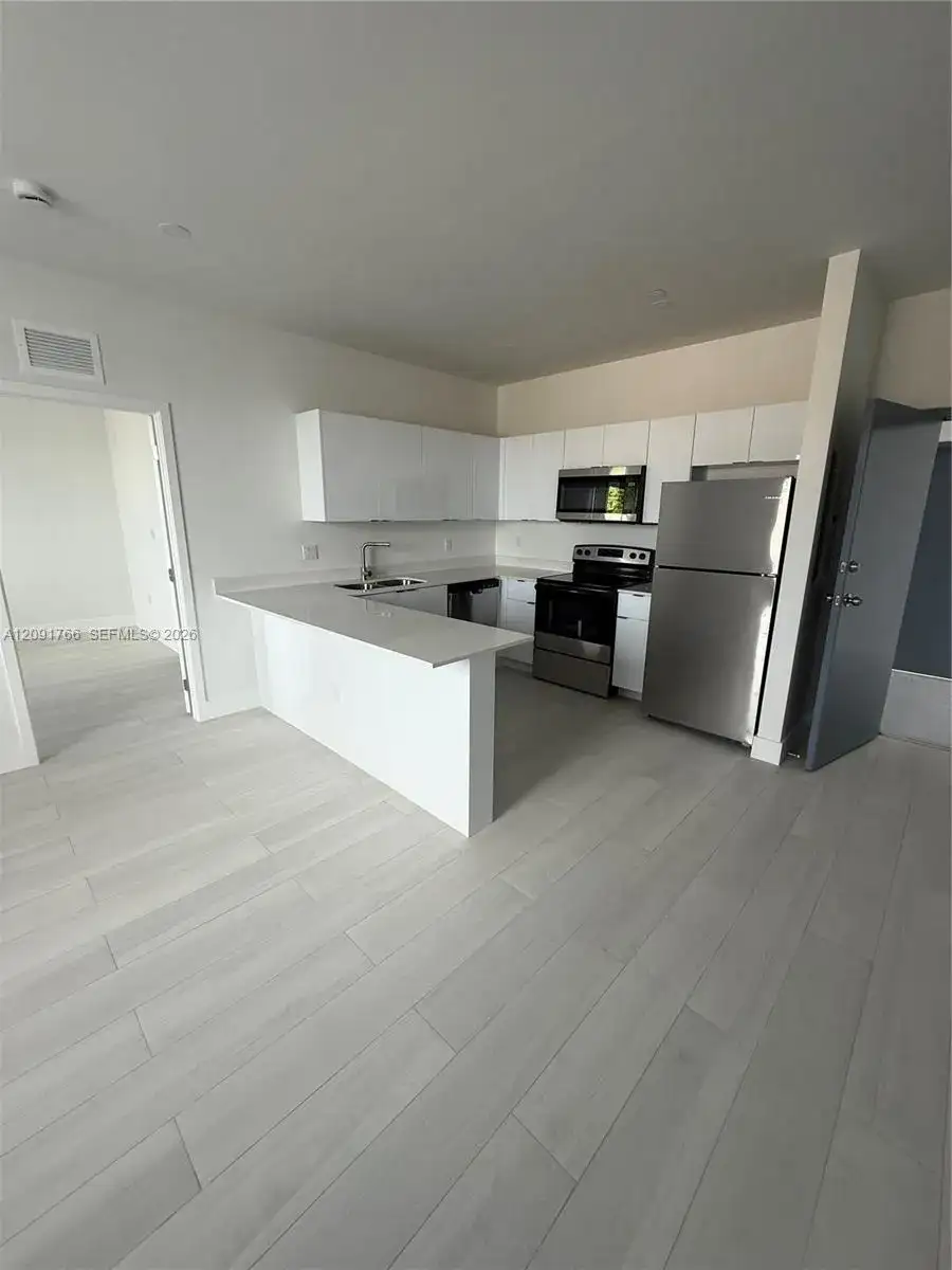 1091 E 17th St # 403, Hialeah FL 33010 photo 3