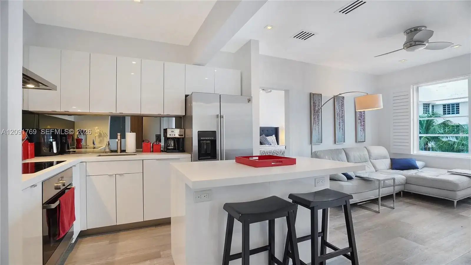 1460 Ocean Dr # 407, Miami Beach FL 33139 photo 2