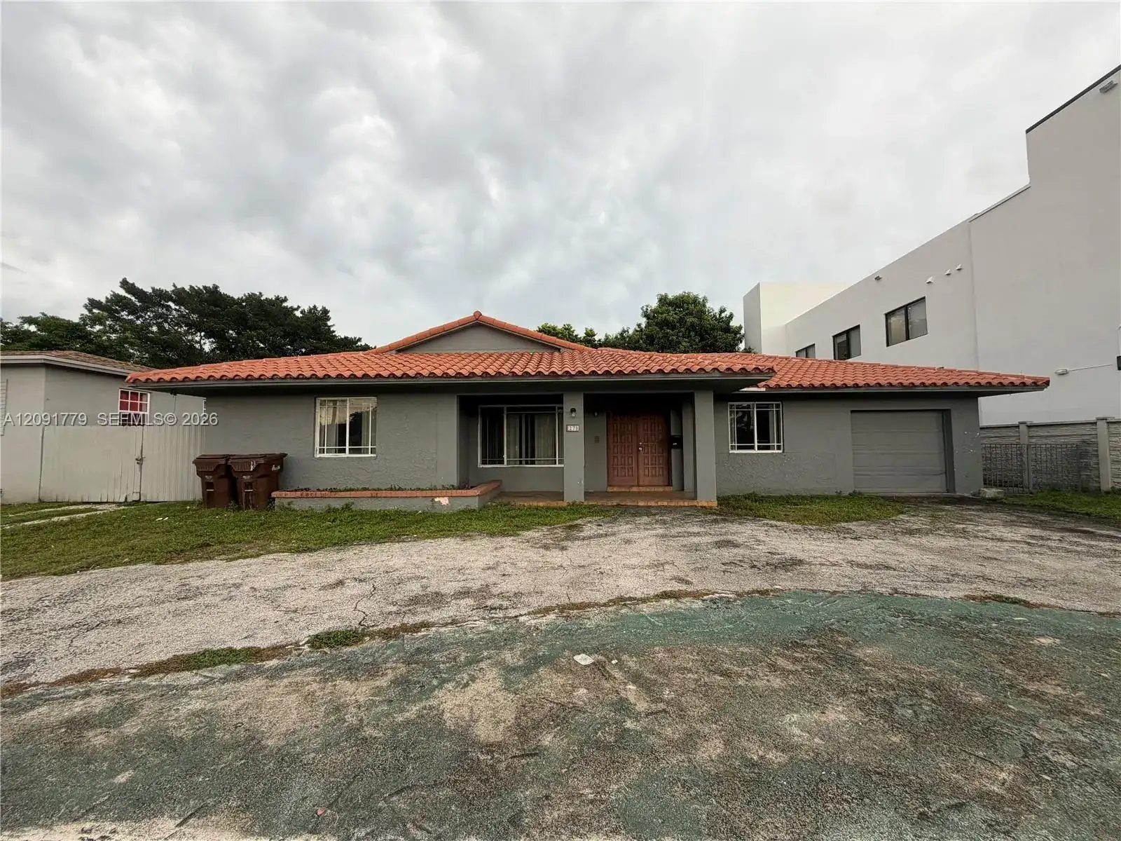 275 E 49th St, Hialeah FL 33013 photo 2