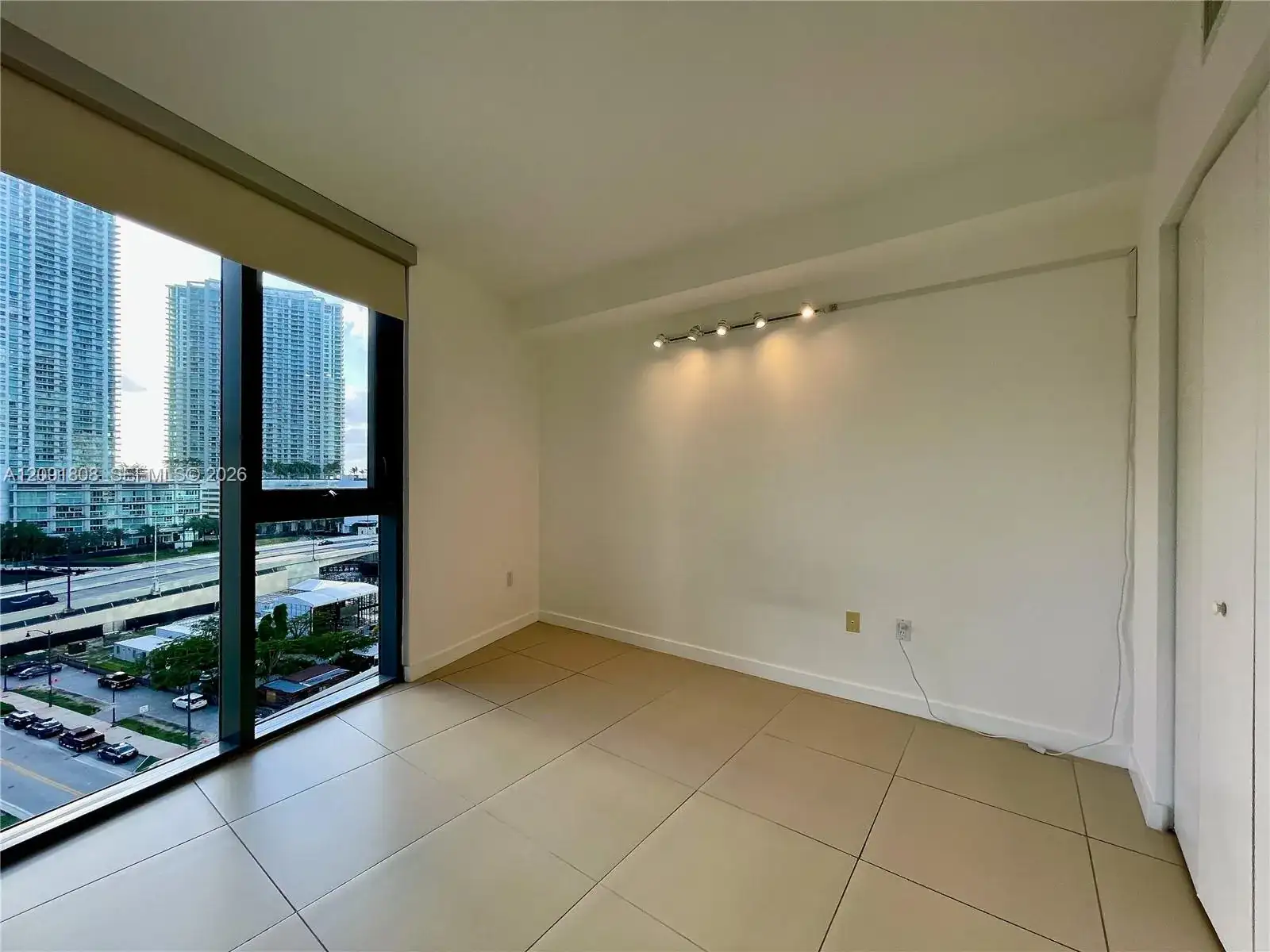 31 SE 6th St # 1101, Miami FL 33131 photo 4