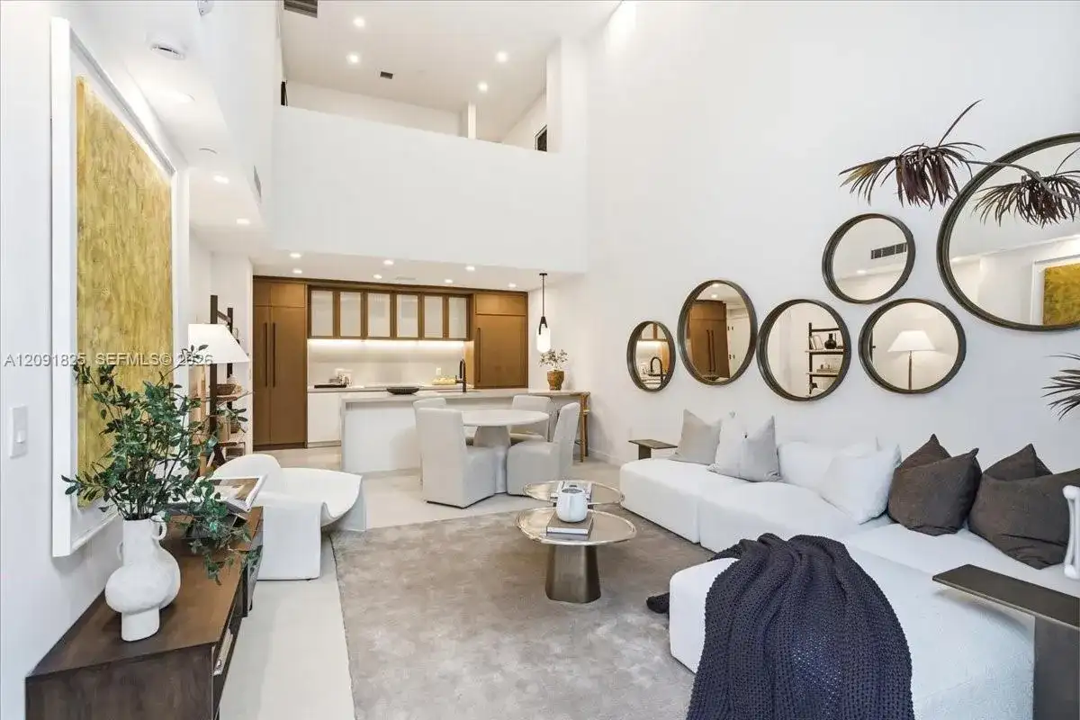 2200 Brickell Ave, Miami FL 33129 photo 3