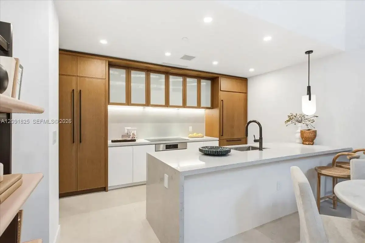2200 Brickell Ave, Miami FL 33129 photo 4