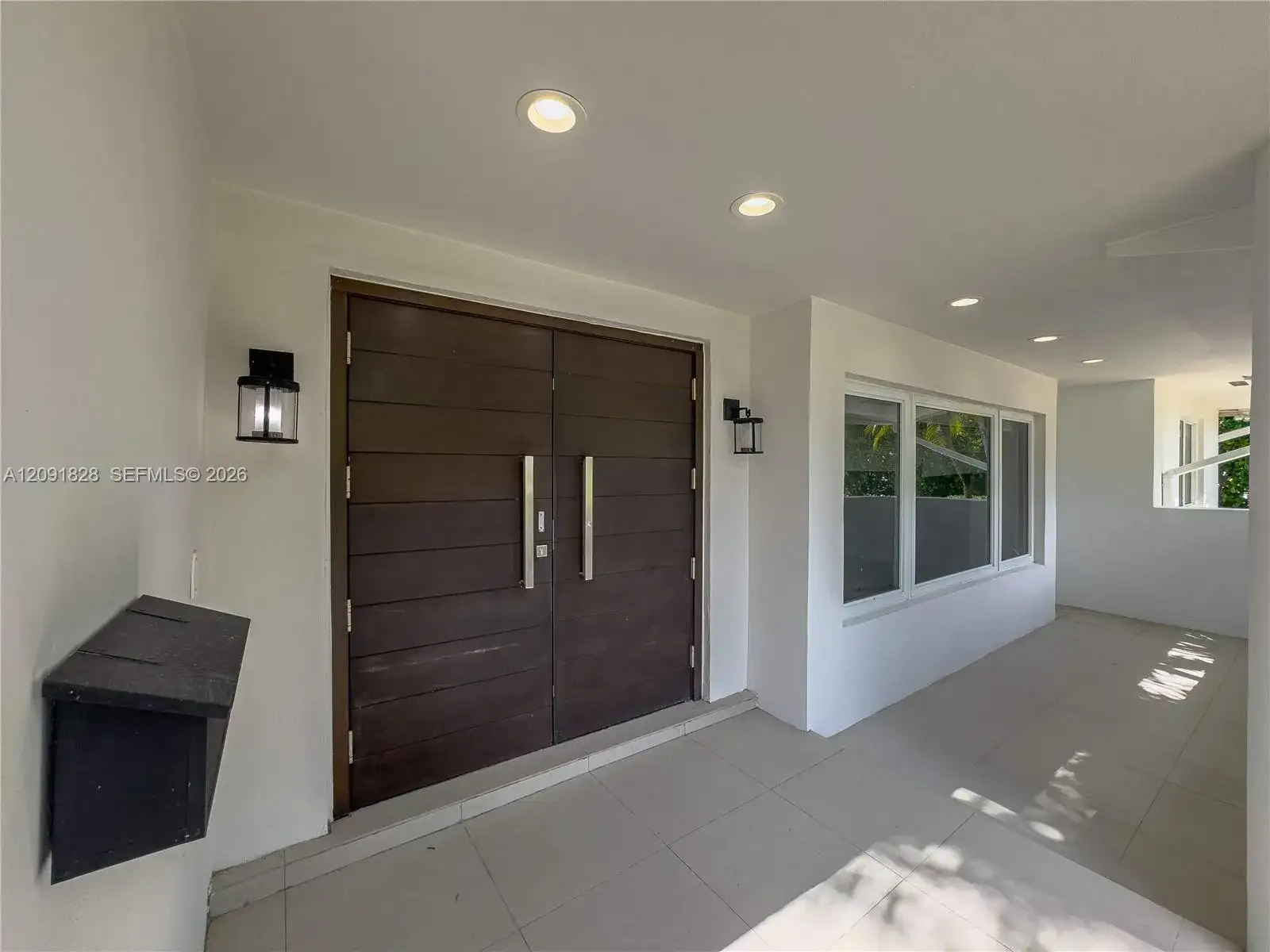 20405 NE 22nd Pl, Miami FL 33180 photo 3