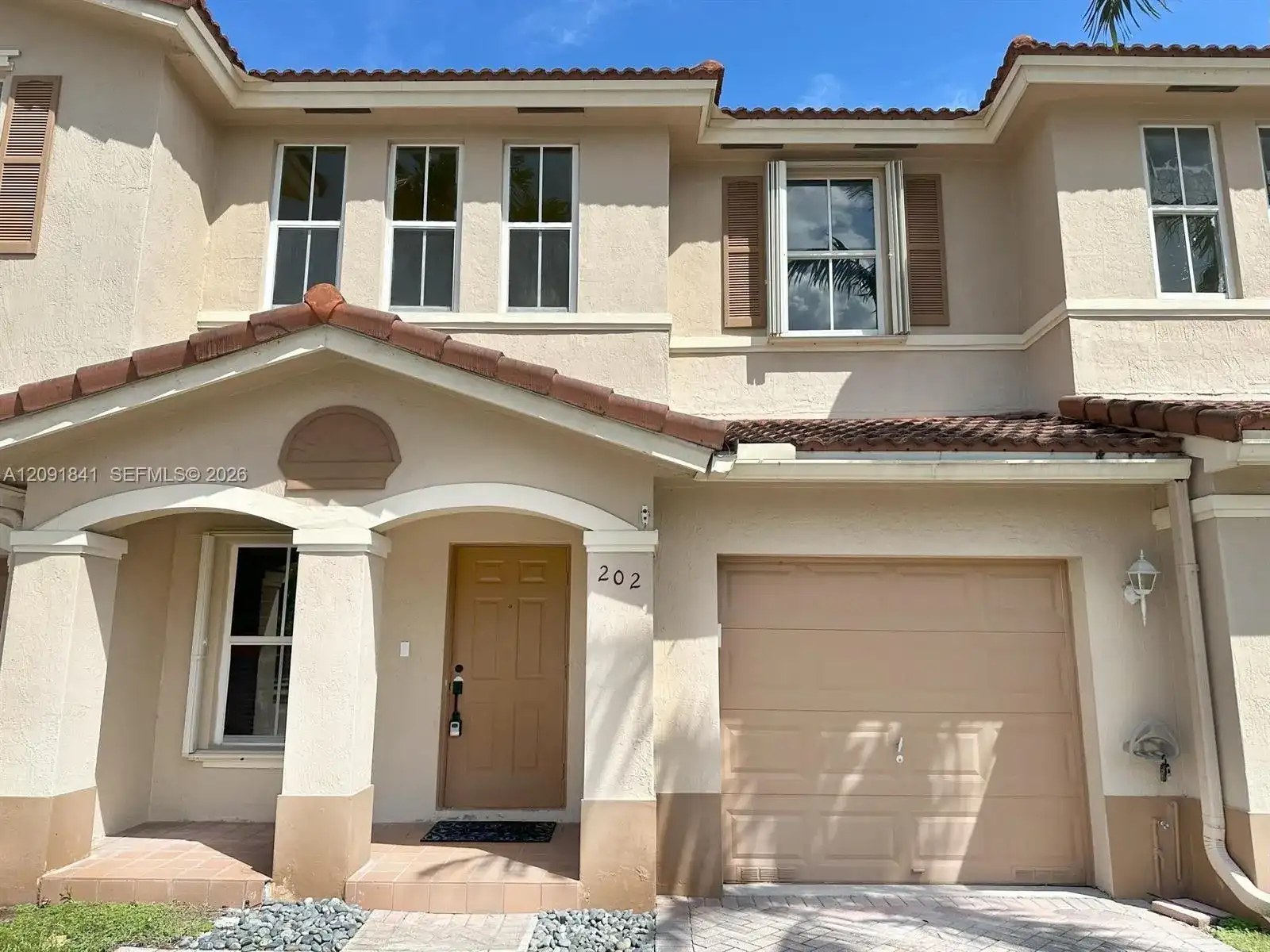 202 Riverwalk Cir, Sunrise FL 33326